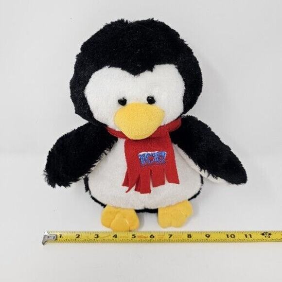 Gaylord Hotel  Ice Show PENGUIN 2015 Red Scarf Plush Stuffed Animal - Picture 13 of 13